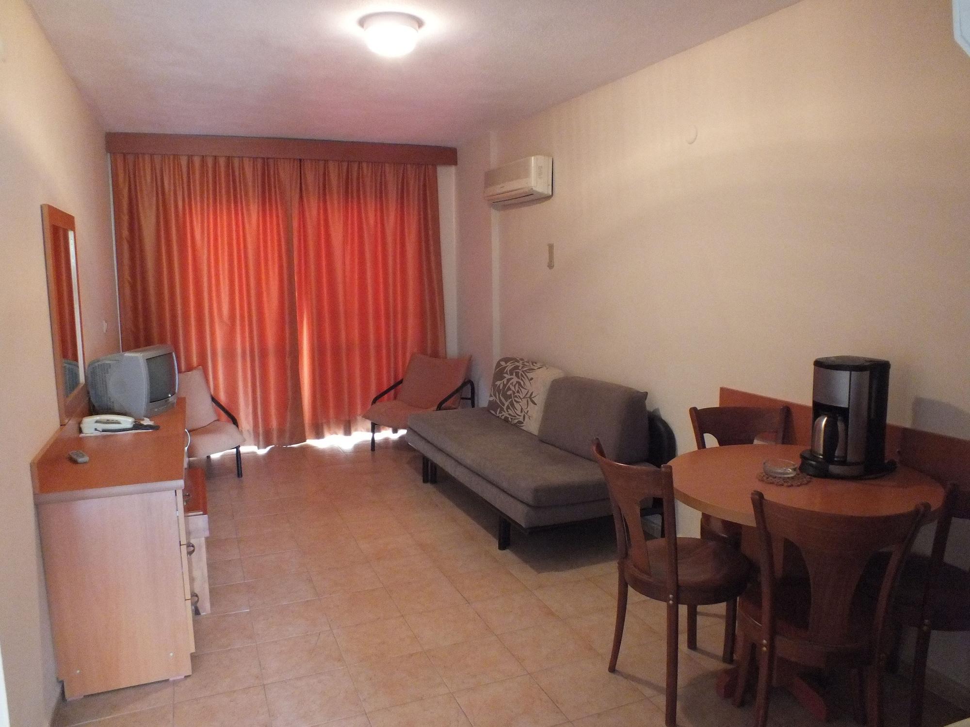 Tuntas Family Suites Kusadası Esterno foto