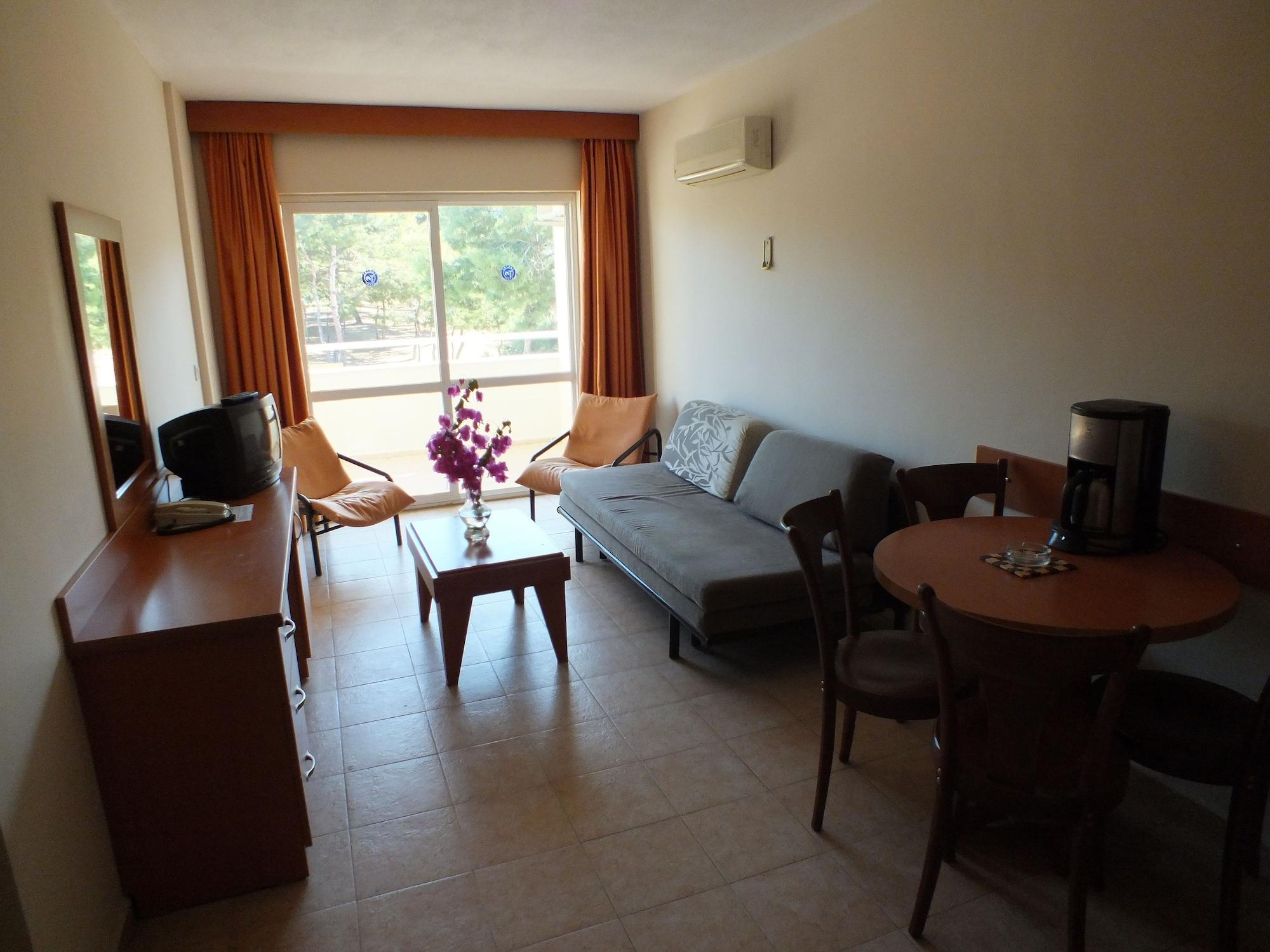 Tuntas Family Suites Kusadası Esterno foto