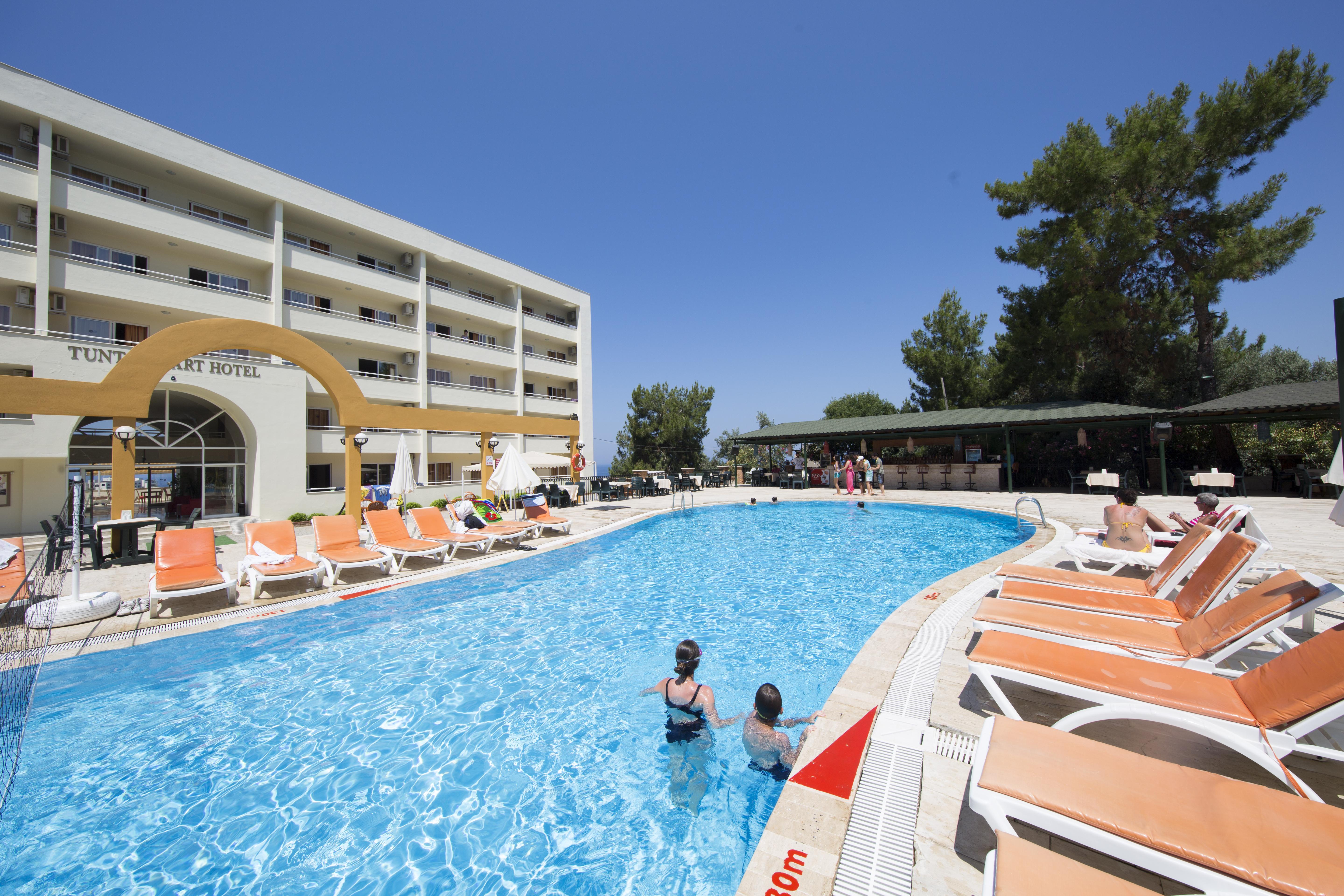 Tuntas Family Suites Kusadası Esterno foto