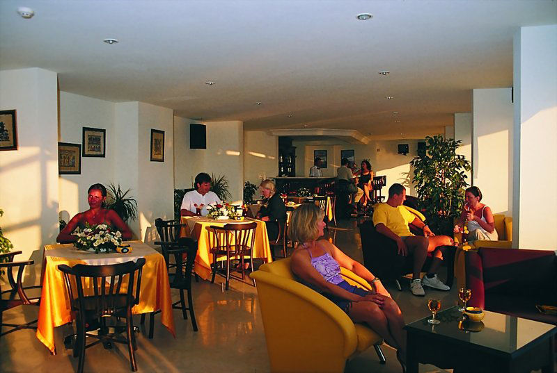 Tuntas Family Suites Kusadası Esterno foto