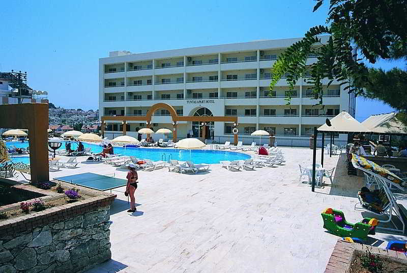 Tuntas Family Suites Kusadası Esterno foto